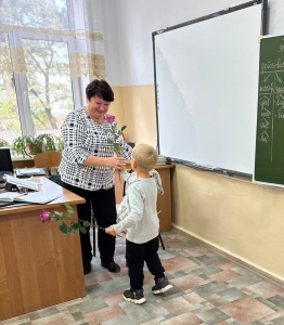 Учителям – почет и уважение!