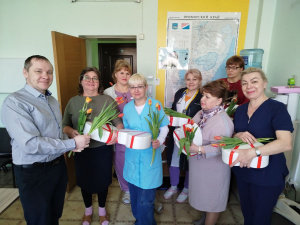 Сладкие подарки для лучшей половины нашей клиники!